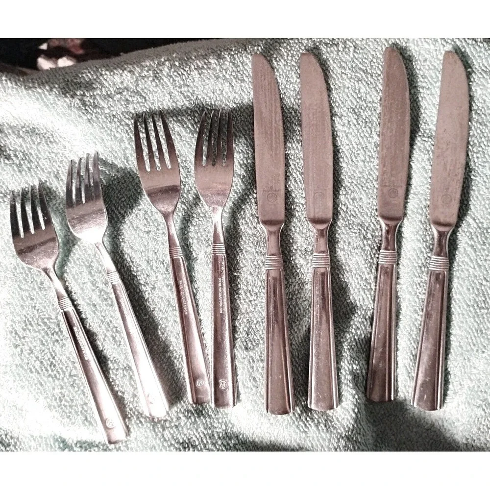 Pfaltzgraff Kenilworth flatware 2 Forks 2 Salad Forks 4 Table Knives Discont'd